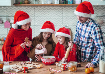 In der Weihnachtsbäckerei 2024 | für Familien & Co.